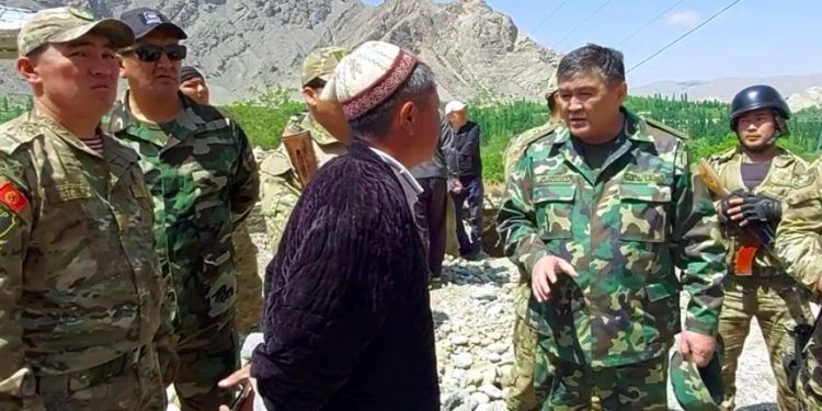 «Каза болгон жоокерлердин ата-энесинен кечирим сурайм». Камчыбек Ташиевдин билдирүүсү