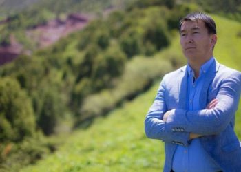 «3 уулдан кийин кыздуу болдум». Төкмө акын Баян Акматов кырк жылкылуу болду