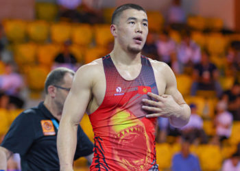 Бүгүн Акжол Махмудов менен Атабек Азисбеков дүйнө чемпиондугунда күрөшөт