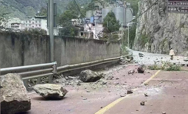 «16 адам дайынсыз». Кытайдагы жер титирөөдө каза болгондордун саны 46га жетти