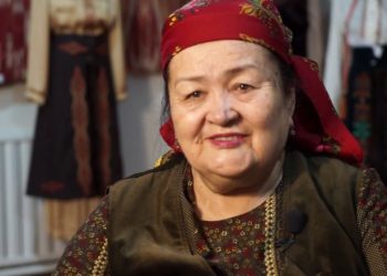 Мурдагы депутат Аалы Карашевдин апасы көз жумду