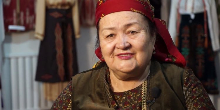 Мурдагы депутат Аалы Карашевдин апасы көз жумду