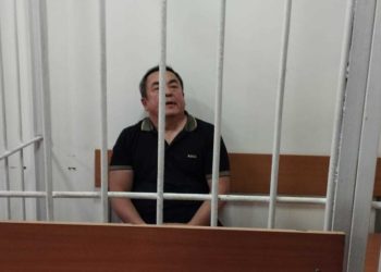 «Айыптардын баары абсурд». Теңгиз Бөлтүрүк Октябрь райондук сотуна жеткирилди