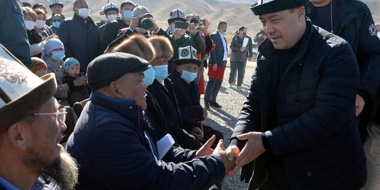 «1700дөн 3400 сомго чейин». Садыр Жапаров 1-октябрдан тартып пенсияны жогорулатуу чечими кабыл алынганын айтты