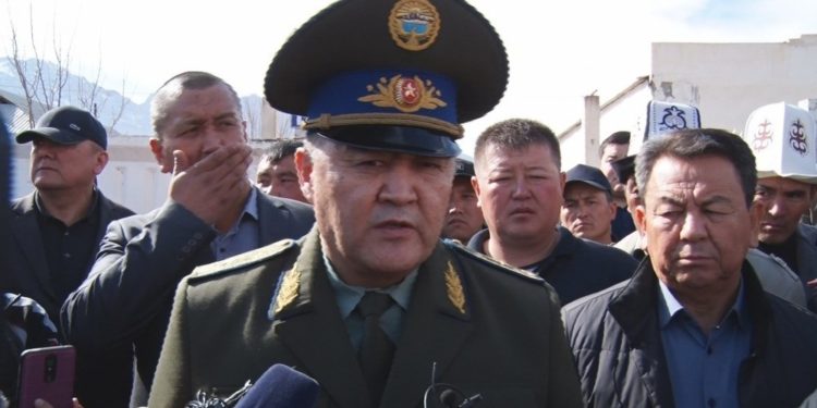 УКМК: “Камчыбек Ташиев тажик тарап кармап алган 4 чек арачыны бошотуп чыкты”