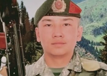 «Баарыбыз кача берсек, мекенди ким коргойт?» Баткенде каза болгон Нурбек Баратовду апасы эскерди