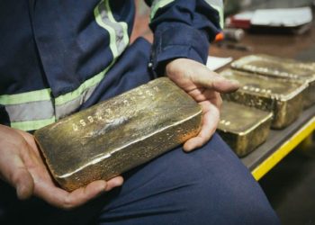 «Кумтөрдүн» алтын чуусу боюнча түзүлгөн депутаттык комиссияга дагы бир депутат кошулду. Тизме