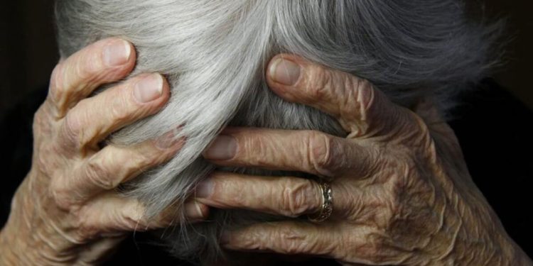 «Мурдагы милиция кызматкери». Чүйдө кемпирди зордуктоо боюнча иш дагы эле жылбай жатканы маалым болду