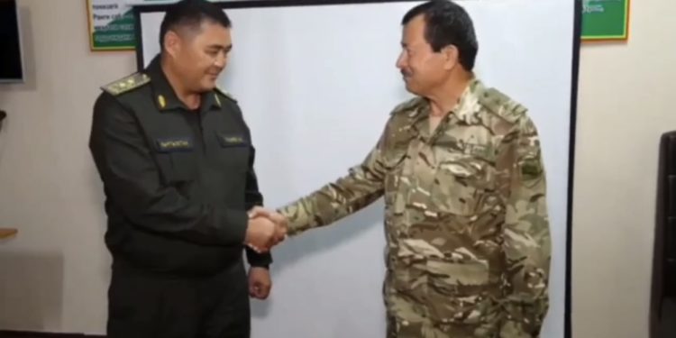 “Биз тил табыштык”. Ташиев менен Ятимов протоколго кол коюп, билдирүү жасашты (видео)