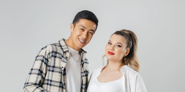 «Апам Өзгөндөн болот». Казакстандык блогер Баткенге жардам катары 1 миллион теңге которду