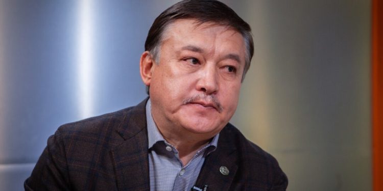 Ахматбек Келдибеков: «Июнь окуясын өз көзүм менен көргөнүм үчүн эки апта уктай албай калгам»