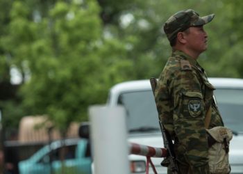 Кыргыз-тажик чек арасындагы атышууда Кыргызстандын 2 чек арачысы жаракат алды