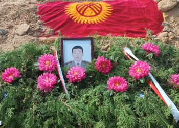 «Танк жарылып, курман болду». Чек арадагы кол салууда журналист Нургазы Анаркуловдун иниси көз жумду