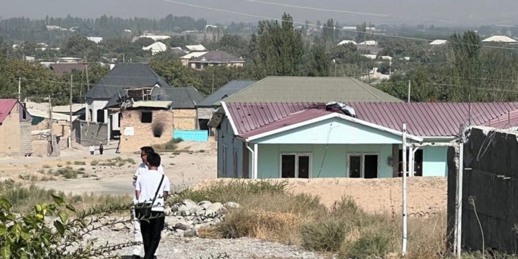 Чек ара кызматы: “Кыргыз чек арачылары жардырган миномёттон жаран жарадар болду» деген маалымат калп”