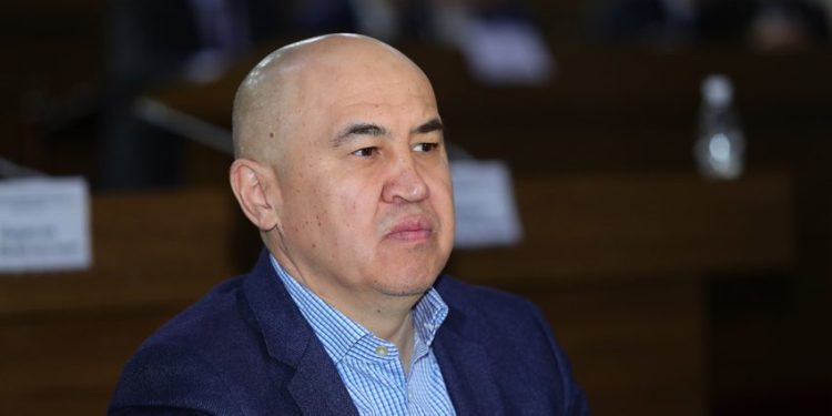 Алтынбек Сулайманов Ысык-Көл облус башчылыгынан бошотулду. Президент кол койду