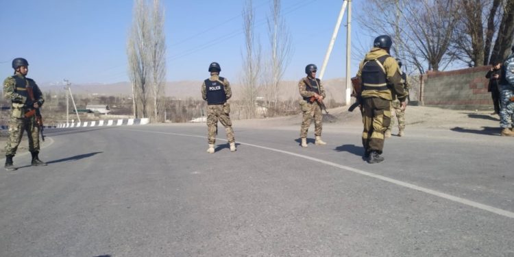 Кыргыз-тажик чек арасындагы атышууда 4 чек арачы жаракат алганы маалымдалды