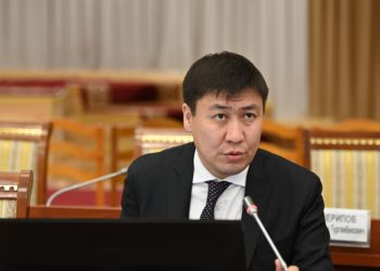 ИИМ: “Билим берүү министри Алмазбек Бейшеналиев 110 миң доллар пара алууга шектелүүдө”