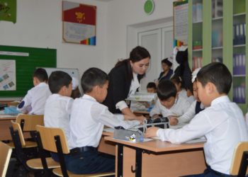 Мугалимдер күнү 5-октябрда белгиленет. Акча чогултууга болбойт