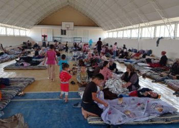 Баткен облусунун жетекчилиги эвакуацияланган тургундарды азырынча үйгө кайтпай турууну сурады