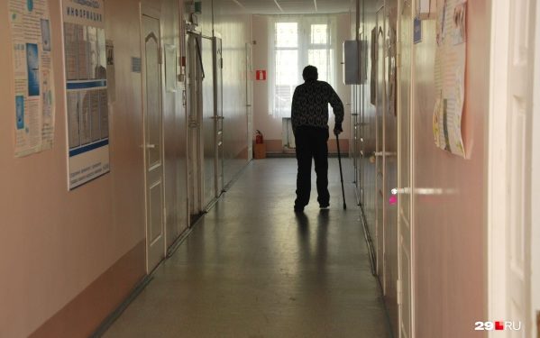 «Учак менен Бишкекке жеткирилип жатат». Чек арадагы атышууда жарадар болгон кыргызстандыктардын саны 122ге жетти