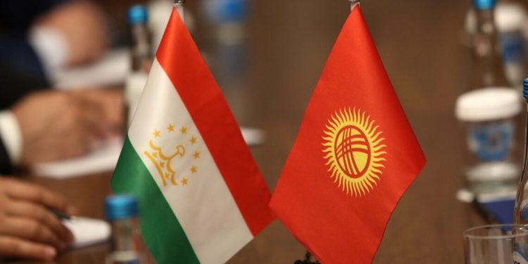 Баткен облусунун Радар жерлигинде эки өлкөнүн делегациялары жолукту