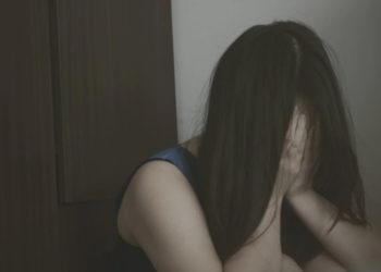 Бишкекте кыз Улуттук гвардиянын аскерлерин зордуктоого айыптады