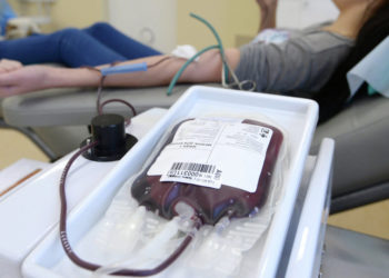 Кыргыз-тажик чек арасындагы атышууда жаракат алган мекендештер үчүн кан тапшыруу жүрүп жатат