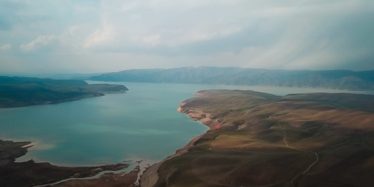 «Азыр бизге тынчтык керек». ОшТВ телеканалы Кемпир-Абад боюнча сөздөрдү четке какты