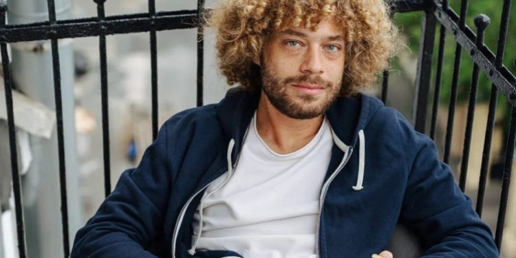 Орусиялык блогер Илья Варламов Бишкекке кайрадан келди