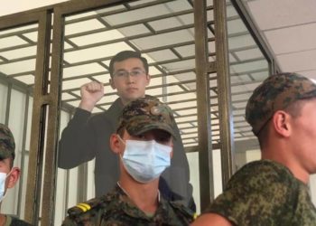 19 жаштагы Ырыс Жекшеналиев: «Апам мага «мен ыйлабайм, сен чыкканда сүйүнүчтөн гана ыйлайм» деди»