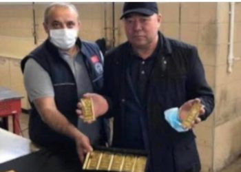 Садыр Жапаровдун агасы Сабыр Жапаровдун алтын кармап түшкөн сүрөтү боюнча маалымат катчы үн катты