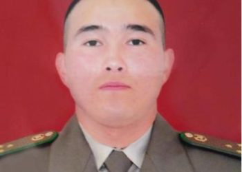 «Досторуна октябрда келип, үйлөнөрүн айткан». Баткендеги чек арада Эрлан Турсунбаев көз жумду