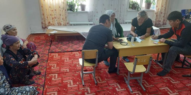 Баткенден эвакуацияланган 38 миңден ашуун адамга 26 психолог жардам көрсөтүүдө