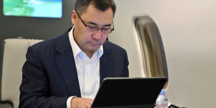 «Күйүүчү майдын гана акчасы төлөндү». Садыр Жапаровдун Нью-Йоркко жеке учак менен акысыз барып келгени маалымдалды