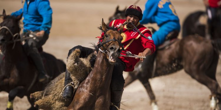 Дүйнөлүк Көчмөндөр оюндарына көк бөрү жана алыш расмий мелдеш катары кирди