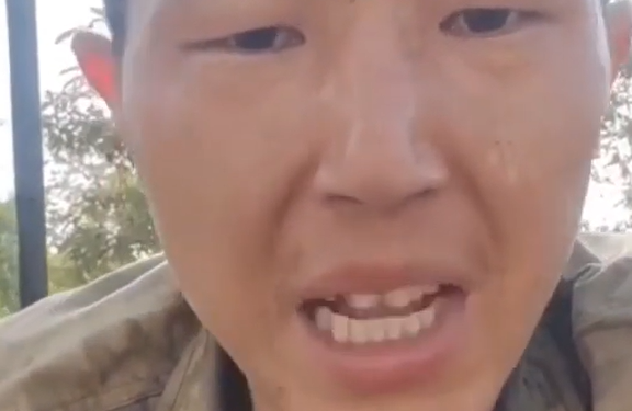 «Ата мекен үчүн өлүп беребиз» деген видеосу тараган аскердин ким экени белгилүү болду