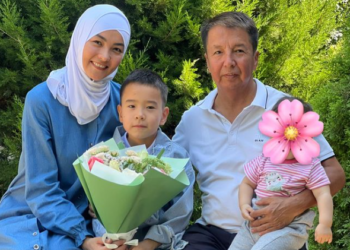 Айпери Кубик кызы, Каныкей, Малика Дина, Алтынай Нарбаева… Кайсы атактуулар балдарын 1-класска ээрчитип барышты?