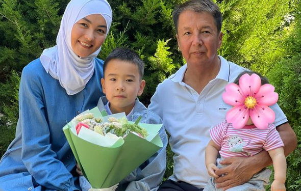 Айпери Кубик кызы, Каныкей, Малика Дина, Алтынай Нарбаева… Кайсы атактуулар балдарын 1-класска ээрчитип барышты?