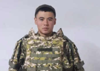 «Элим үчүн баатыр болдуң, ыраазымын». Тажикстандын кол салуусунан 19 жаштагы Нурислам Карыбеков көз жумду