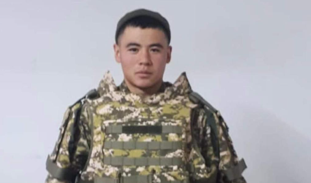 «Элим үчүн баатыр болдуң, ыраазымын». Тажикстандын кол салуусунан 19 жаштагы Нурислам Карыбеков көз жумду