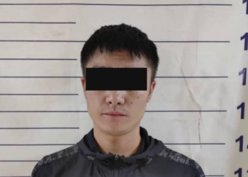 Бишкекте эки жигит уруша кетип, бирине бычак сайылган