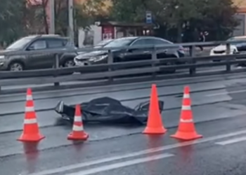 Орусияда унаа сүзүп каза болгон кыргызстандыктын сөөгү мекенине жөнөтүлдү