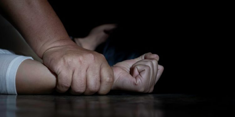 Бишкекте кызды зордуктоого шектелген Улуттук гвардиянын эки аскери камакта калтырылды