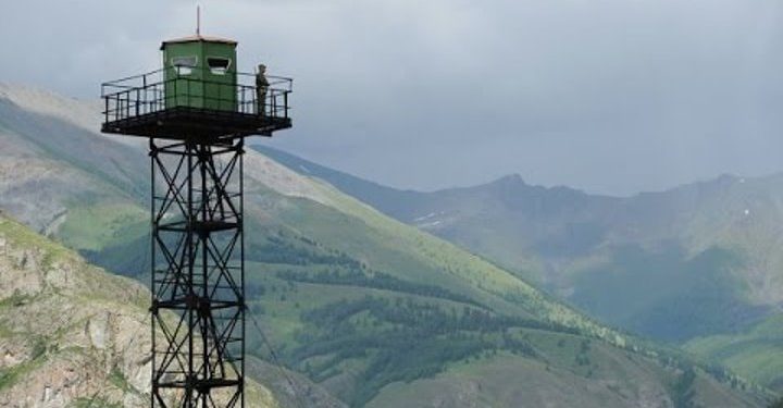 Саат 18:30. Чек ара кызматы: «Тажик тарап Кулунду жана Жаңы-Жер айылдарындагы кыргыз чек арачыларын көздөй дагы ок чыгарышты»