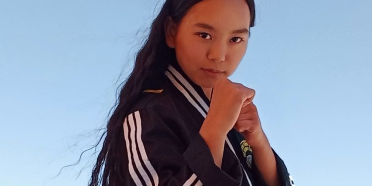 Кыргызстандык кыз дүйнөлүк чемпиондукка лицензия жеңип алган, бирок барууга каражаты жок болууда