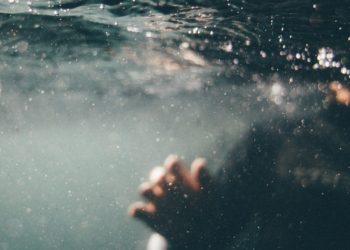 Ысык-Атадагы балык кармаган көлмөгө 5 жашар бала чөгүп кетти