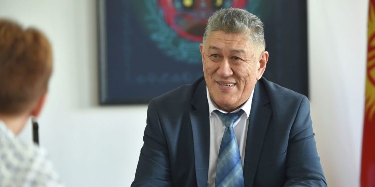 Президенттин кеңешчиси: «Чек ара маселесин бийлик чечет, эл кийлигишпейт»