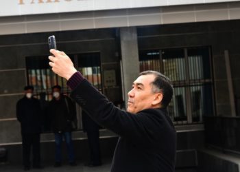 Жактоочу Замир Жоошев: «Равшан Жээнбековдун үйүнөн курал-жарактар табылды деген маалымат жалган»