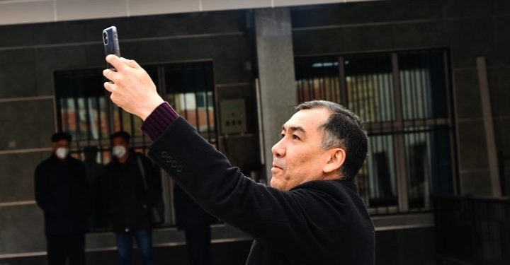 Жактоочу Замир Жоошев: «Равшан Жээнбековдун үйүнөн курал-жарактар табылды деген маалымат жалган»