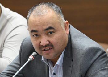 Жаңы спикер Нурланбек Шакиев тууралуу эмне белгилүү? Анын өмүр таржымалы